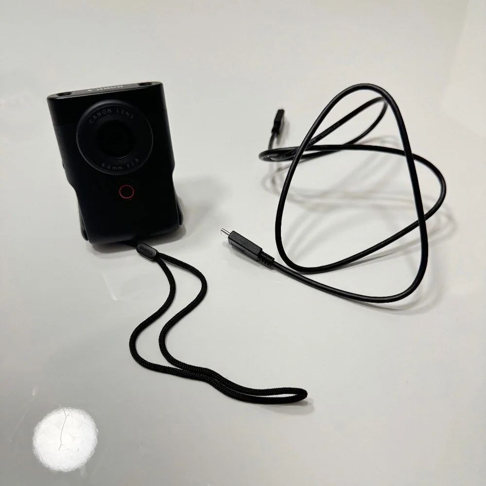 Canon PowerShot V10 Camera for vloggers